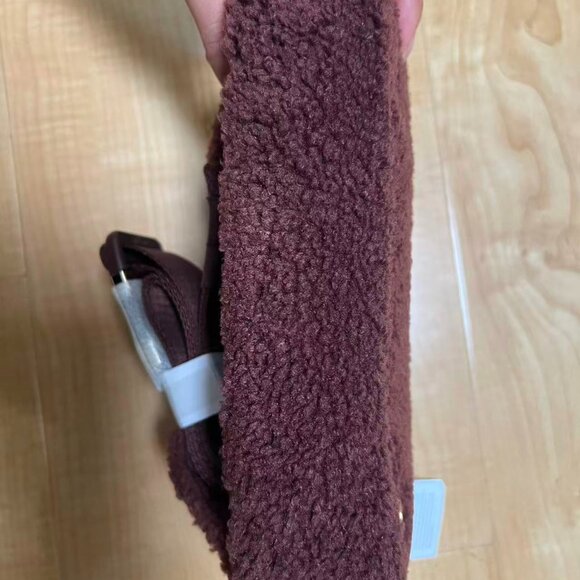 lululemon everywhere belt bag large fleece brne/gold - Picture 6 of 10